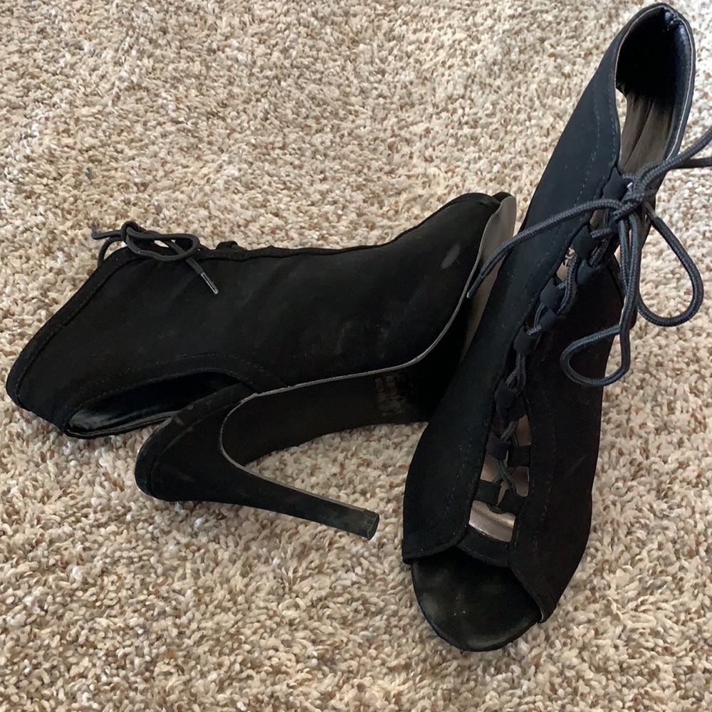 Heels - Picture 3 of 8